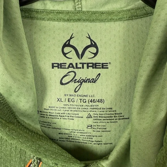 Realtree Green Camouflage Sweater with Logo - Picture 3 of 5
